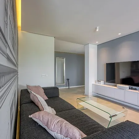 빌라 New In 2024 Lina